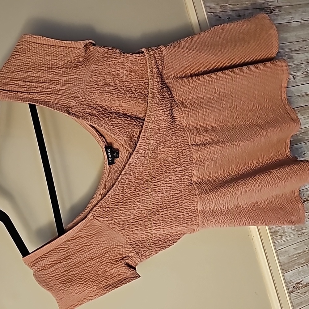 C3🔹️ Torrid - Dusty Pink Blouse